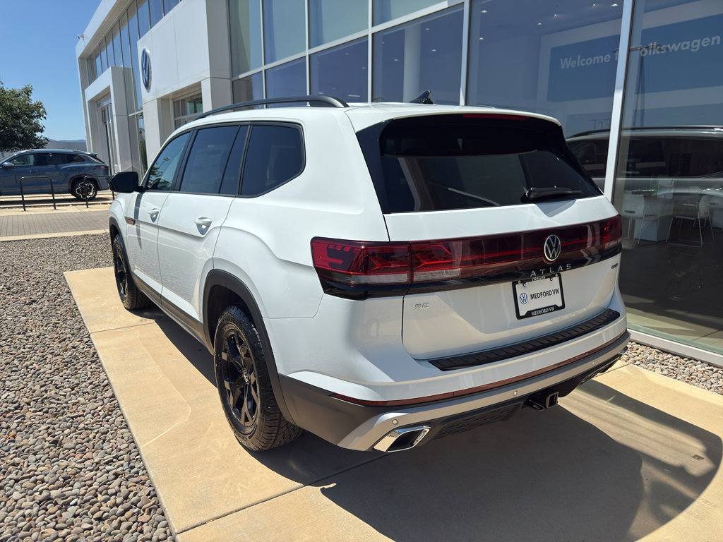 New 2025 Volkswagen Atlas Peak Edition SE image 6