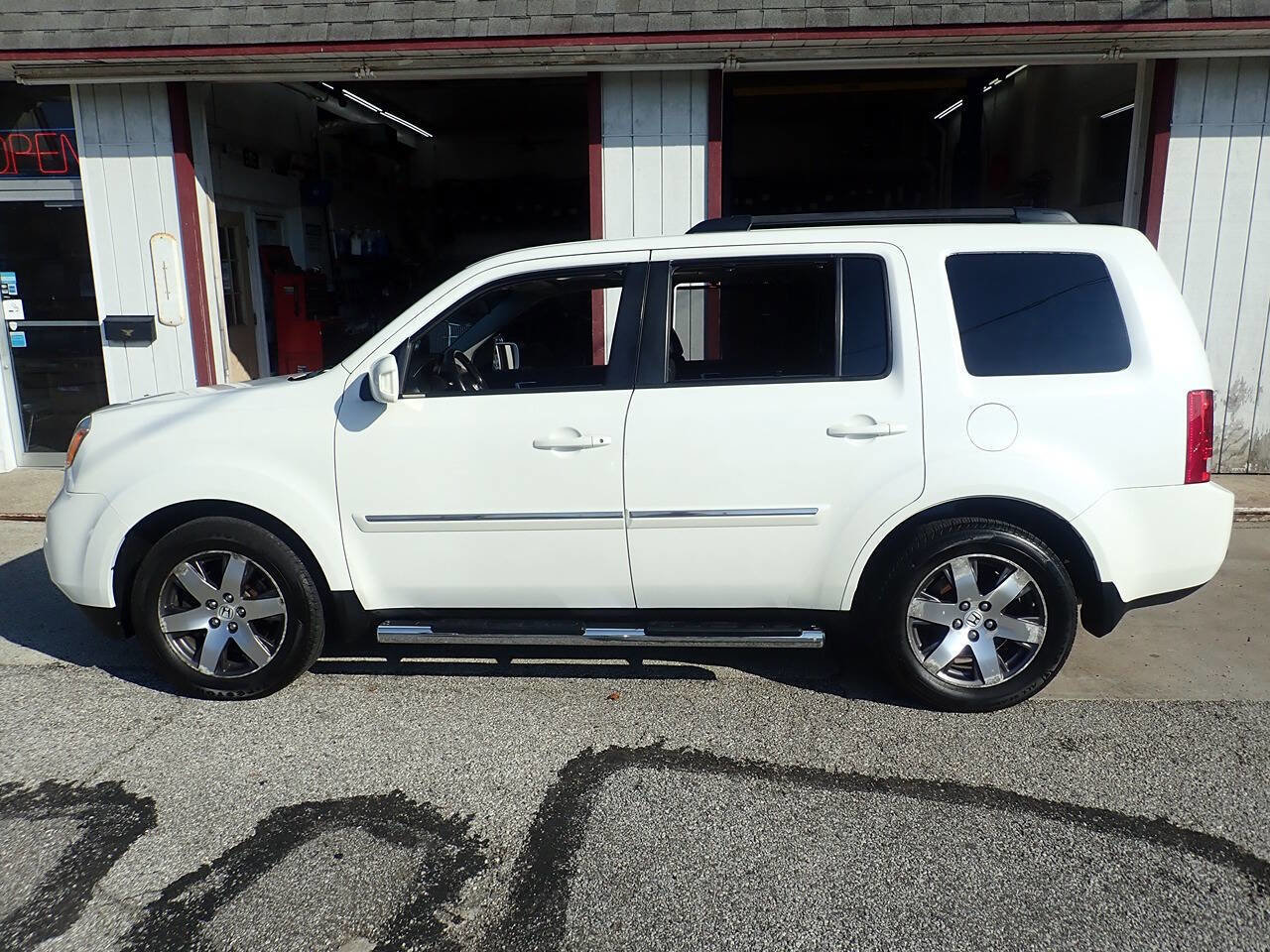 Used 2012 Honda Pilot Touring image 19