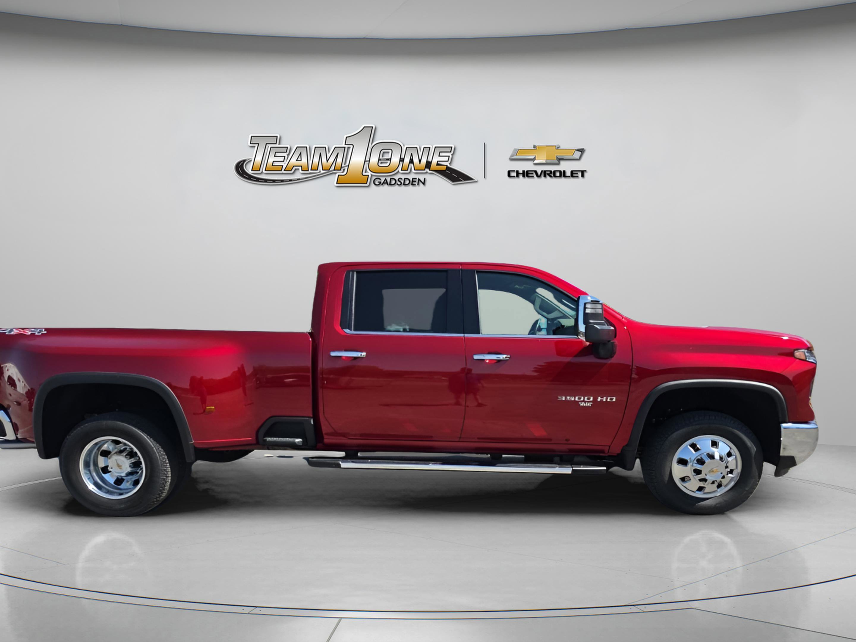 Used 2026 Chevrolet Silverado 3500 LTZ w/ LTZ Convenience Package AWD/4WD image 9