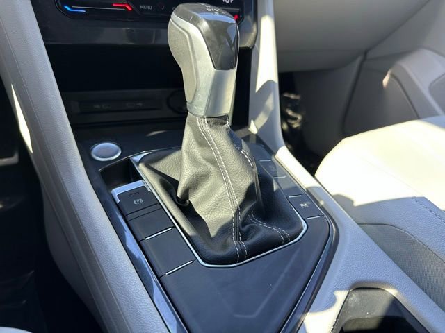 Used 2022 Volkswagen Tiguan SE R-Line image 22