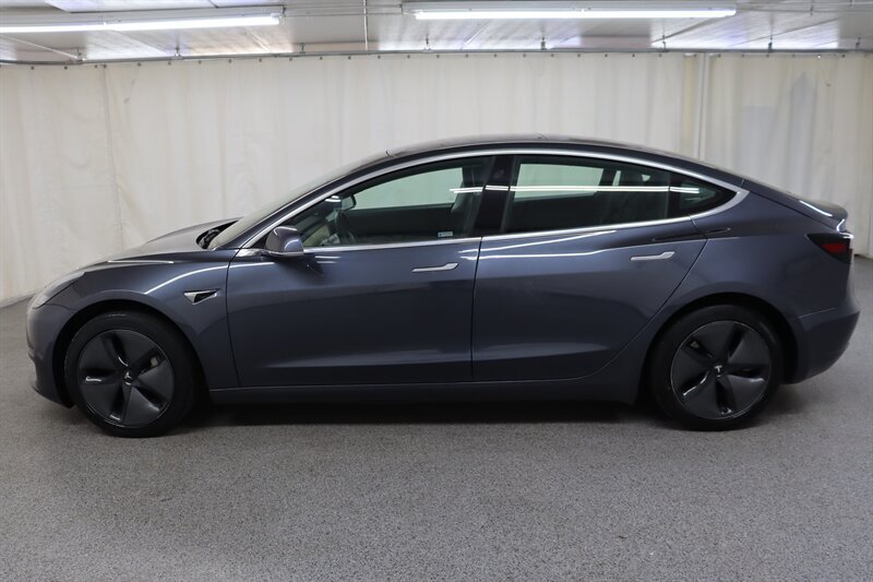 Used 2020 Tesla Model 3 Standard Range RWD image 4