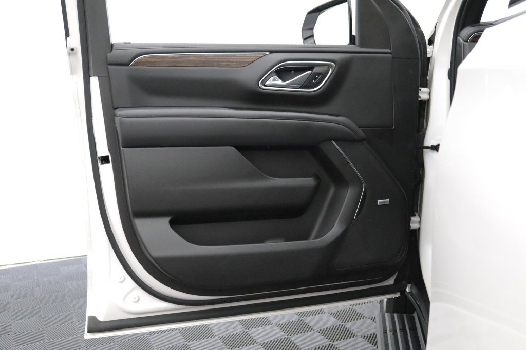 Certified 2022 Chevrolet Suburban High Country AWD/4WD image 19