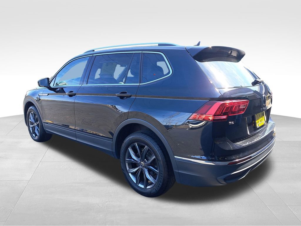 Used 2023 Volkswagen Tiguan SE AWD/4WD image 3