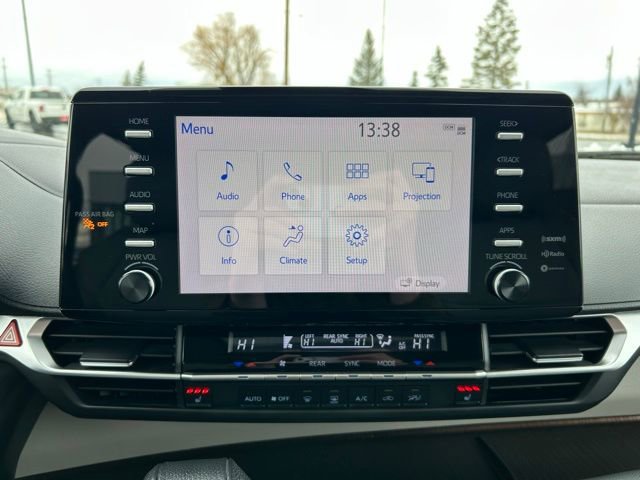 Used 2021 Toyota Sienna XLE image 17