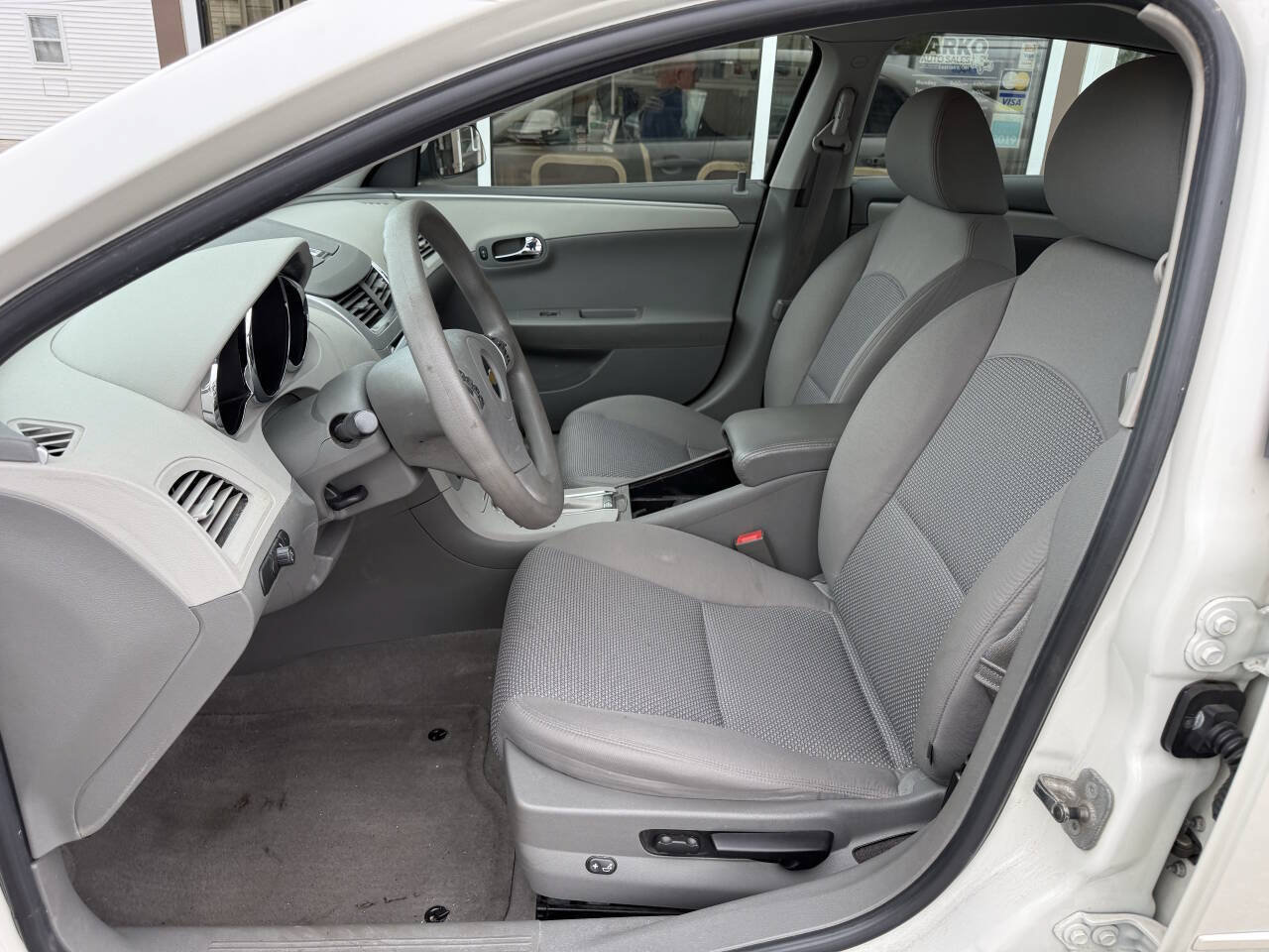 Used 2011 Chevrolet Malibu LT w/ White Diamond Premium Package FWD image 11