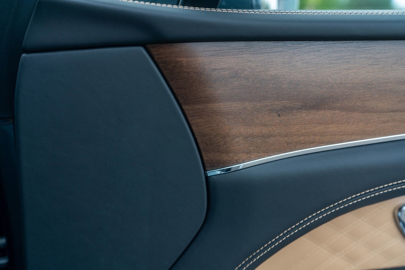 New 2025 Bentley Bentayga image 40