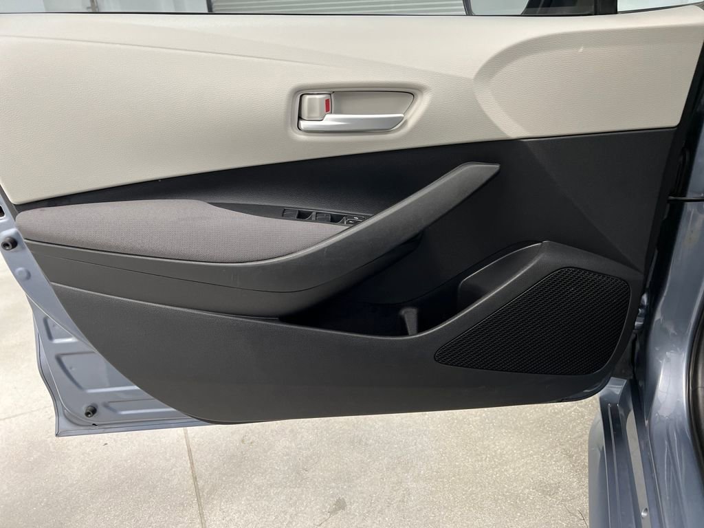 Used 2020 Toyota Corolla L image 11