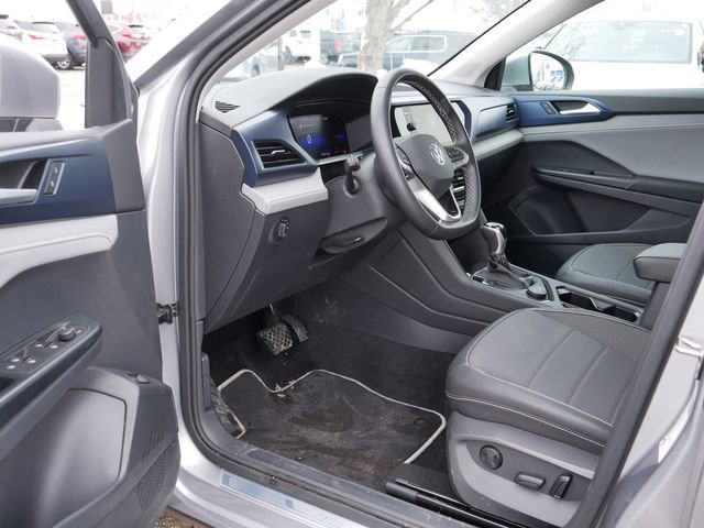 Certified 2023 Volkswagen Taos SE w/ Black Wheel Package image 12