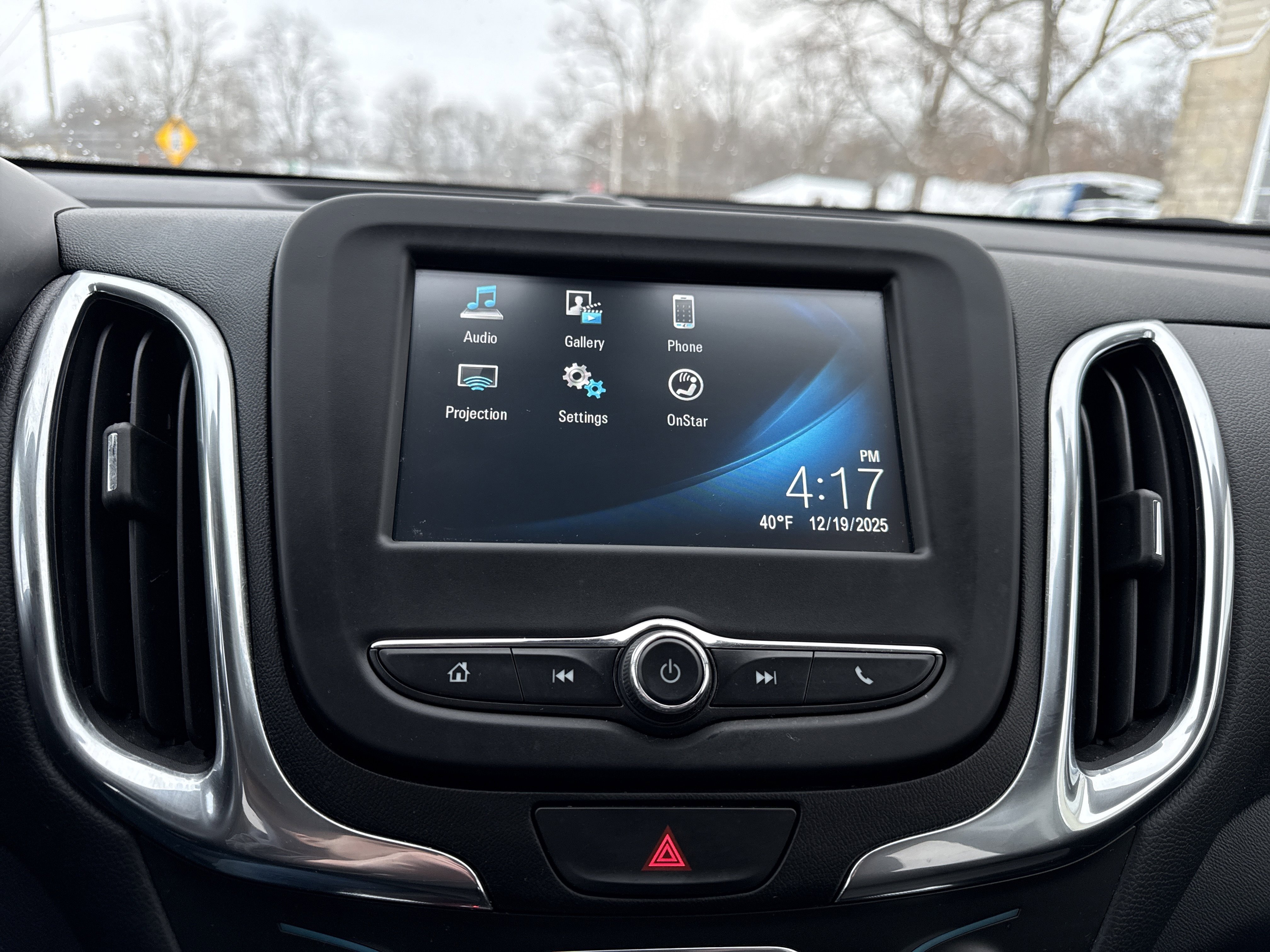 Used 2018 Chevrolet Equinox LT image 18