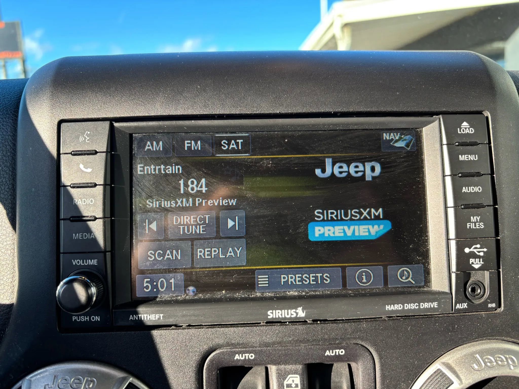 Used 2015 Jeep Wrangler Unlimited Rubicon w/ Connectivity Group image 22