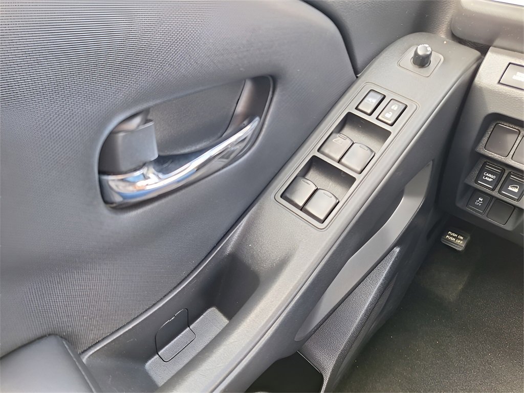 Used 2022 Nissan Frontier SV image 17