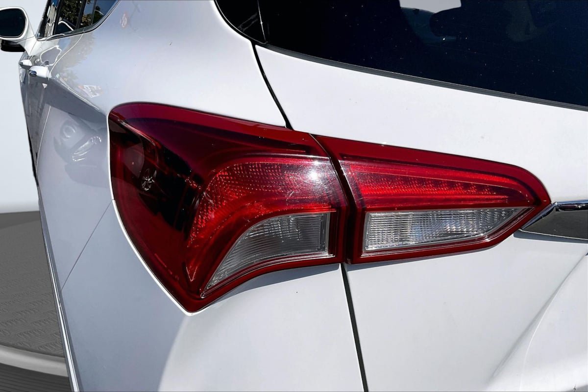 Used 2020 Buick Envision Essence w/ LPO, Cargo Package FWD image 30