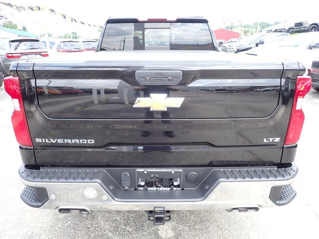 Used 2021 Chevrolet Silverado 1500 LTZ w/ Safety Package II AWD/4WD image 4