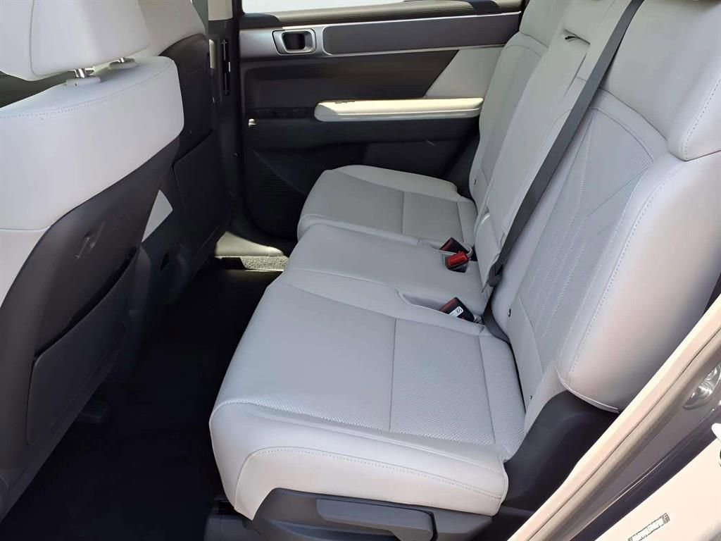 New 2026 Hyundai Santa Fe SEL image 8