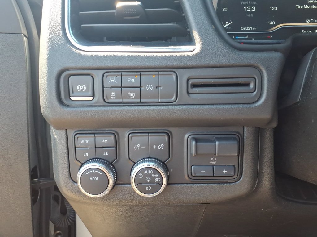 Used 2023 GMC Yukon SLT w/ SLT Premium Package AWD/4WD image 15