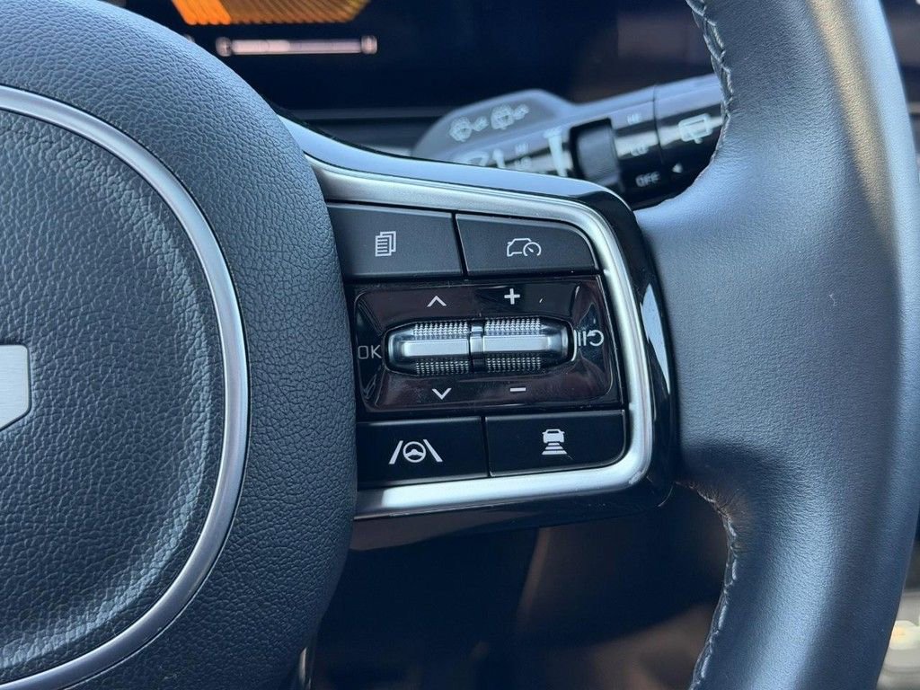 Used 2025 Kia Sorento S w/ Panoramic Sunroof Package FWD image 19