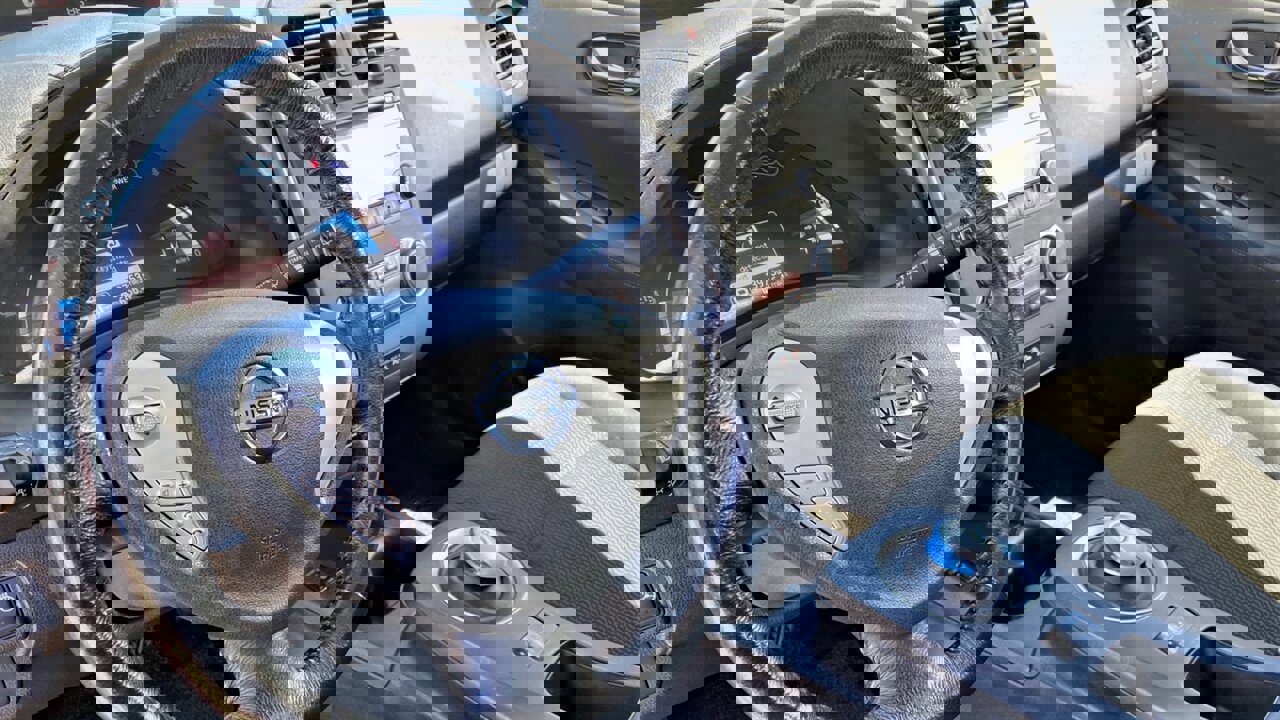 Used 2013 Nissan Leaf S image 9