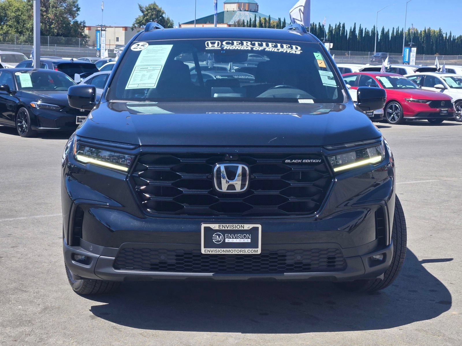 Certified 2025 Honda Pilot Black Edition image 2