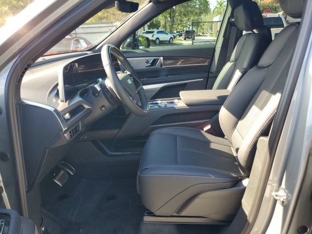 New 2027 Cadillac Vistiq Luxury AWD/4WD image 7