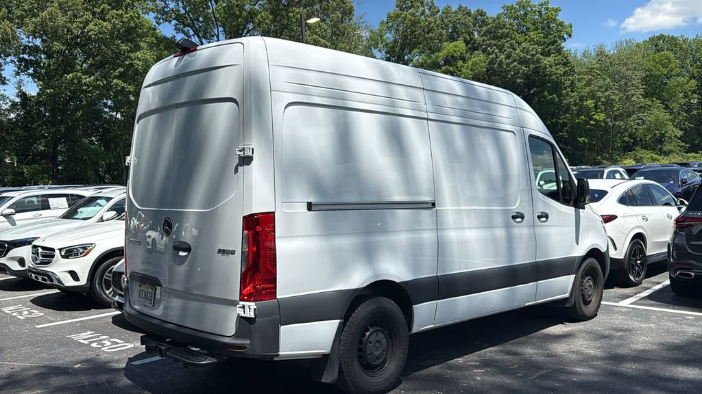 Used 2025 Mercedes-Benz Sprinter 2500 image 3