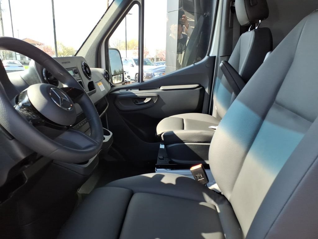 Used 2026 Mercedes-Benz Sprinter 2500 image 14