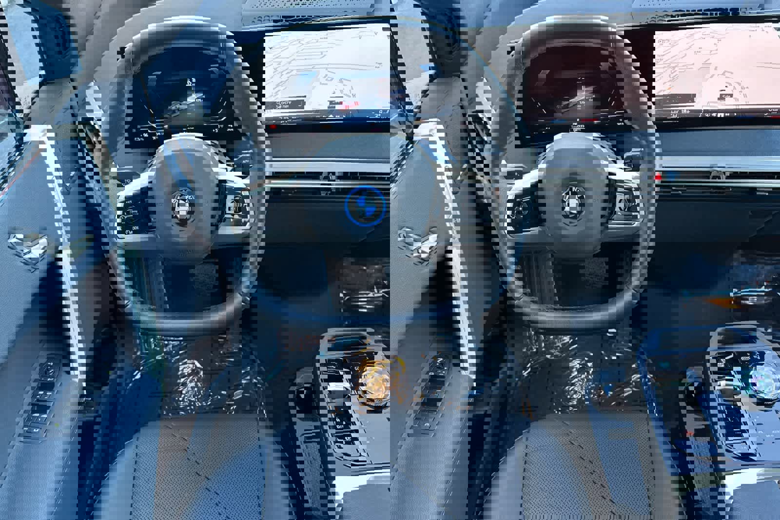 Used 2025 BMW iX xDrive50 image 15