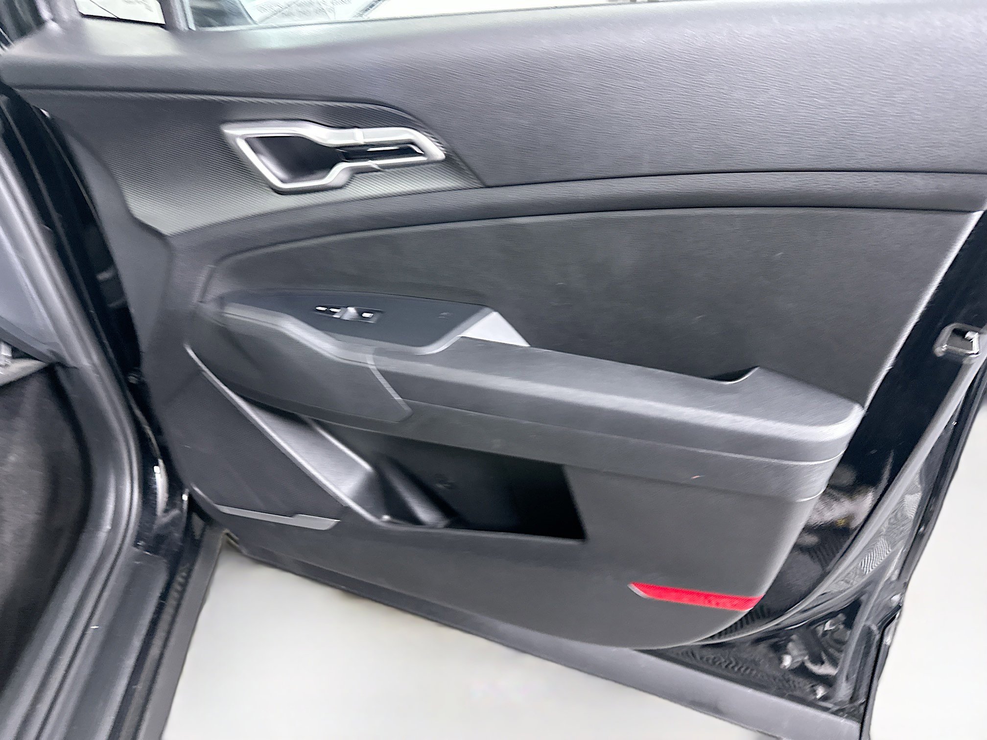 Used 2025 Kia Sportage LX image 30