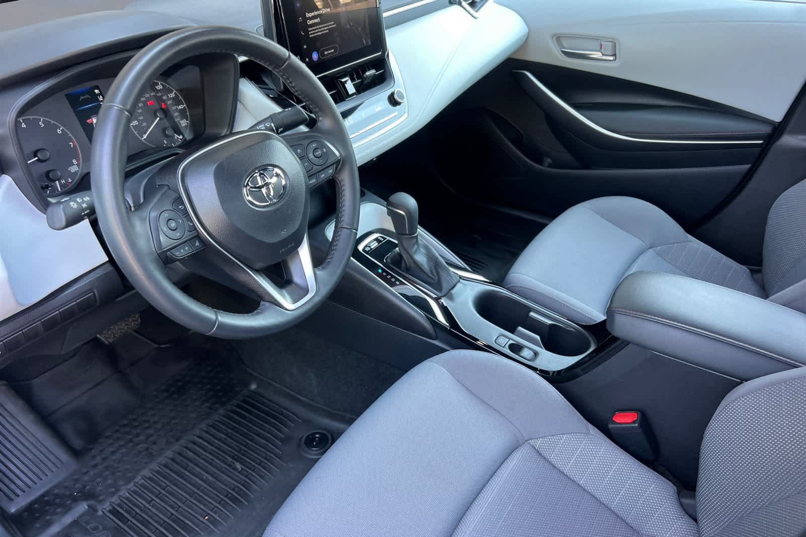 Certified 2025 Toyota Corolla SE w/ Convenience Package FWD image 11