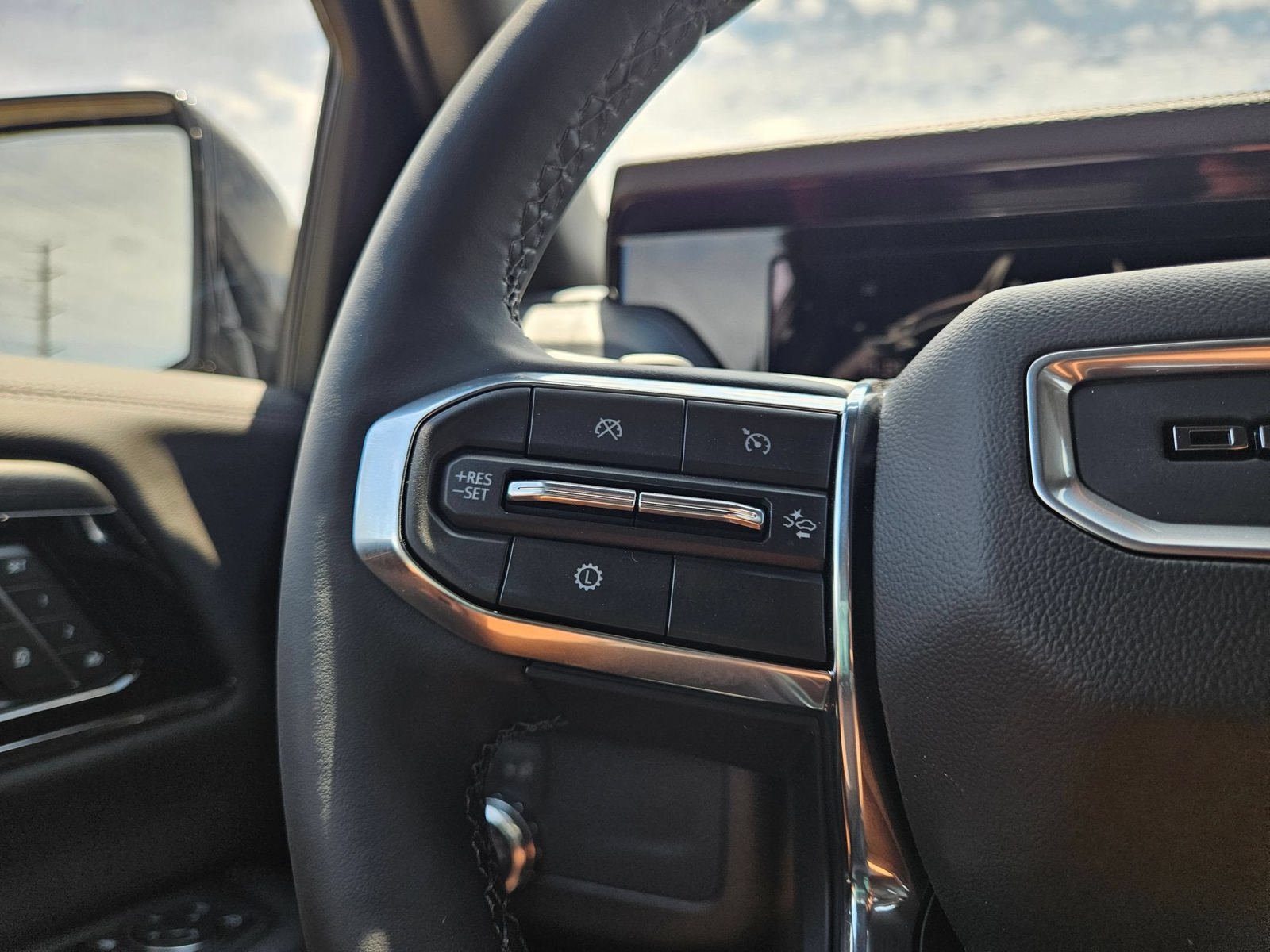 New 2026 GMC Yukon Denali AWD/4WD image 12