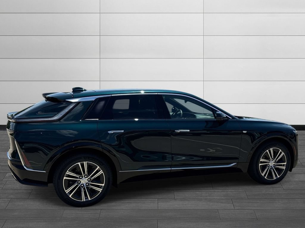 New 2026 Cadillac Lyriq Luxury AWD/4WD image 6