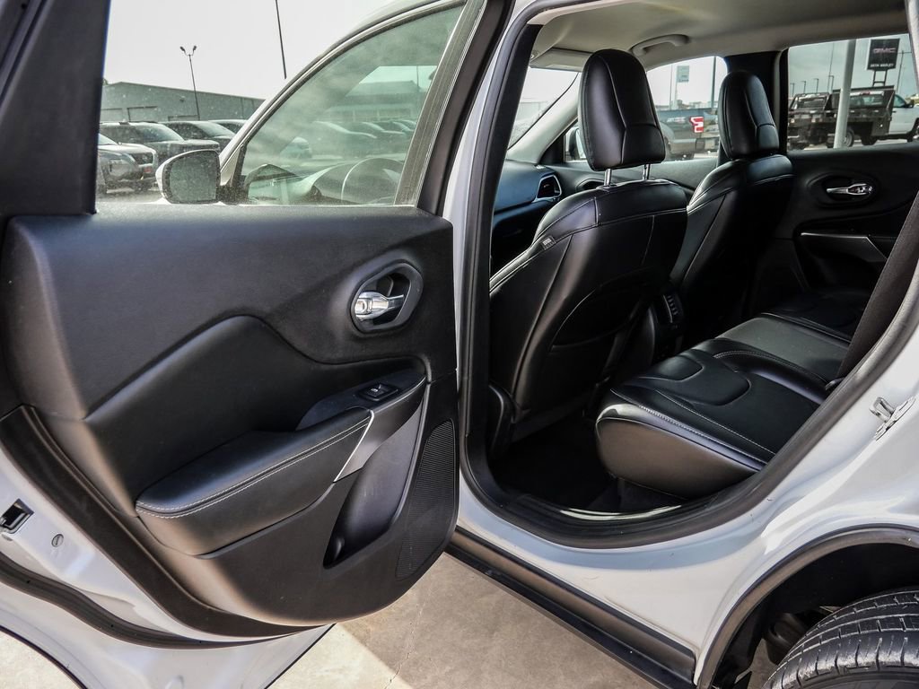Used 2020 Jeep Cherokee Limited FWD image 25