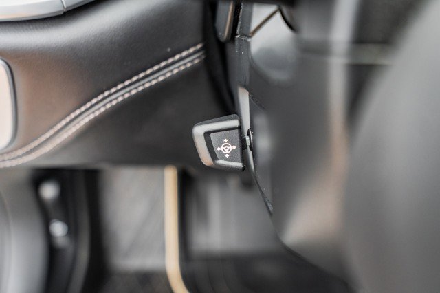 Used 2022 BMW M760i xDrive w/ Luxury Rear Seating Package image 32