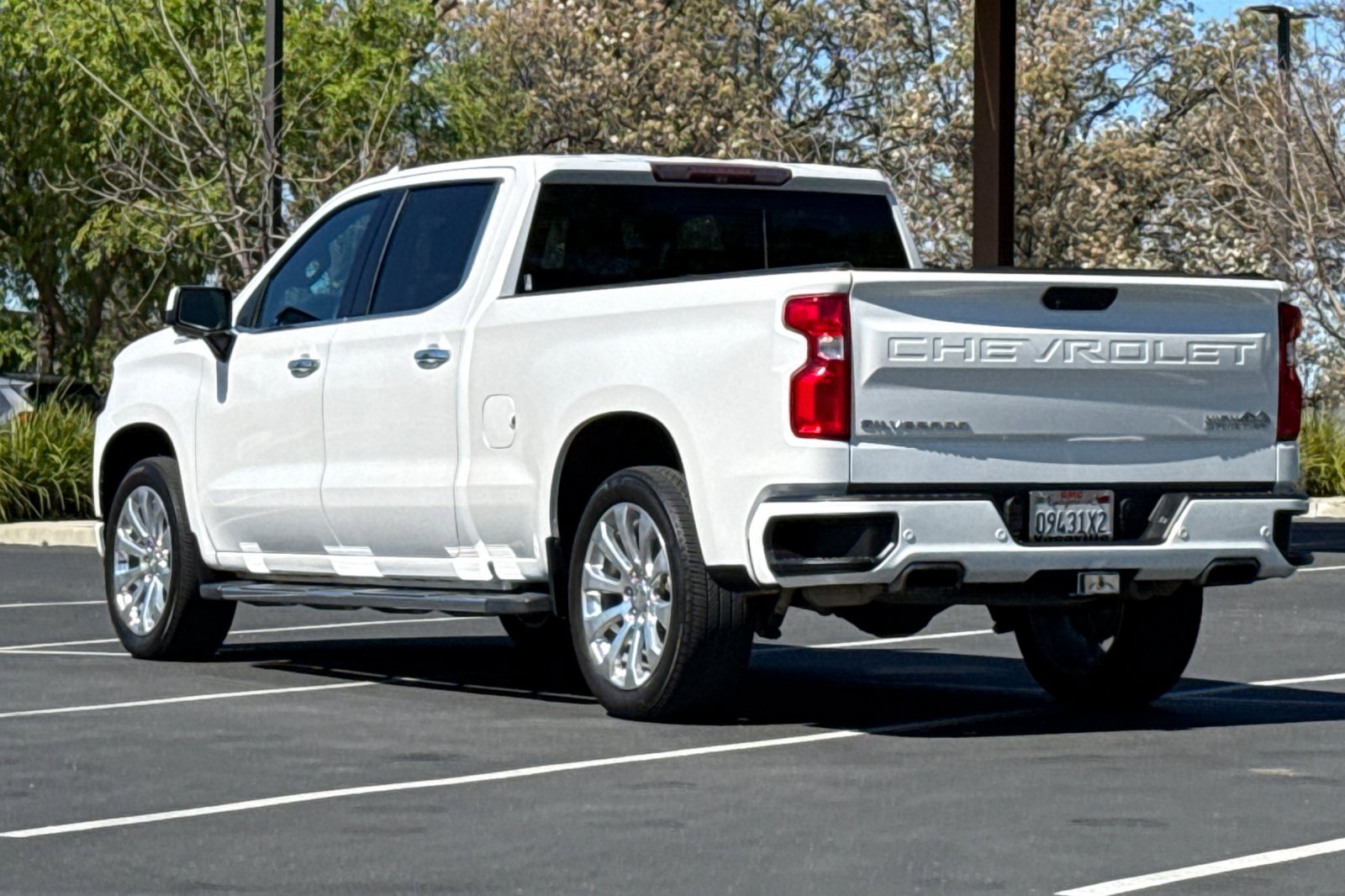 Used 2019 Chevrolet Silverado 1500 High Country w/ Technology Package image 7