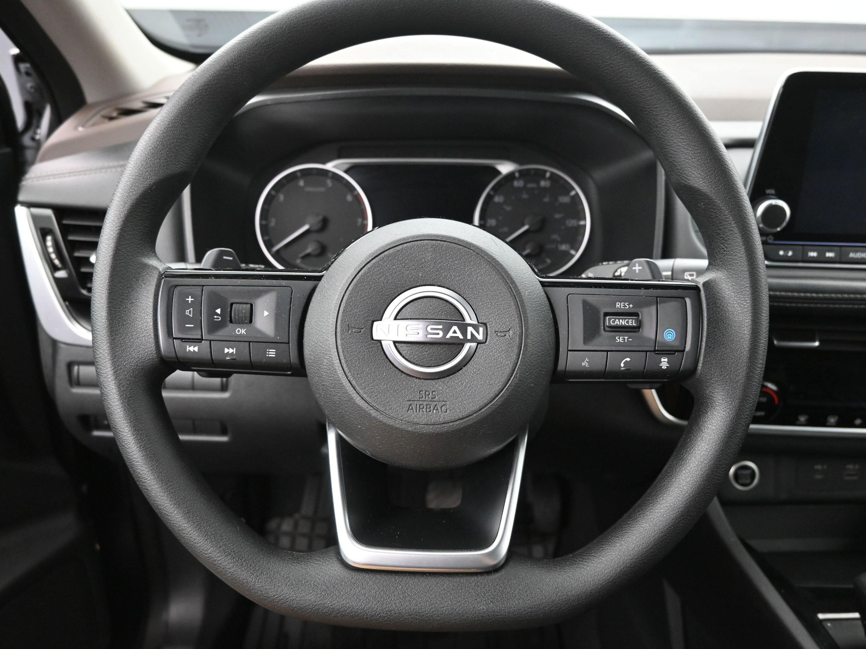 Used 2022 Nissan Rogue SV image 13