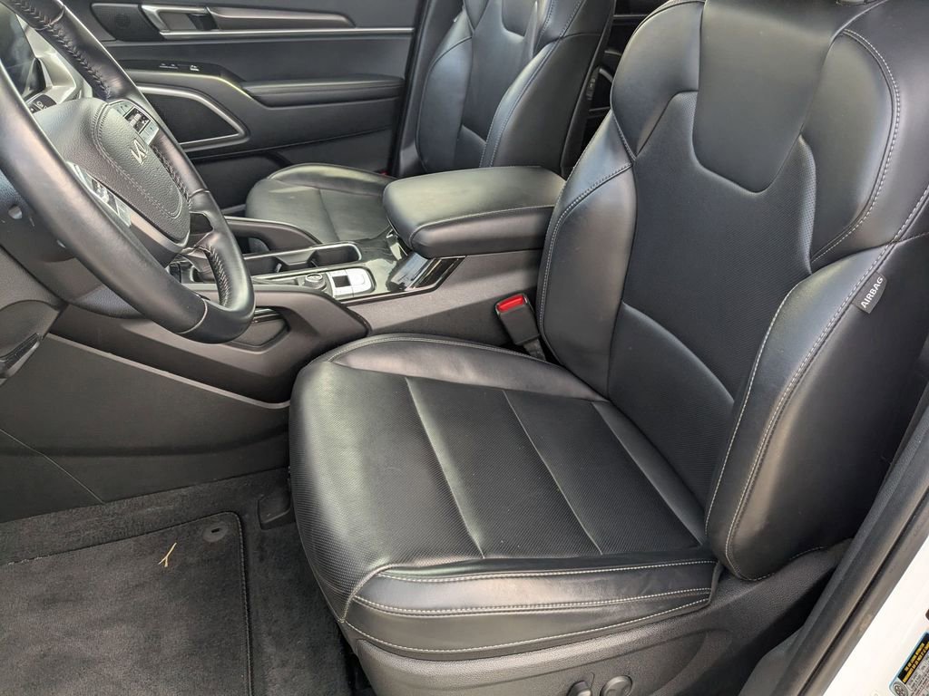 Used 2025 Kia Telluride S image 16