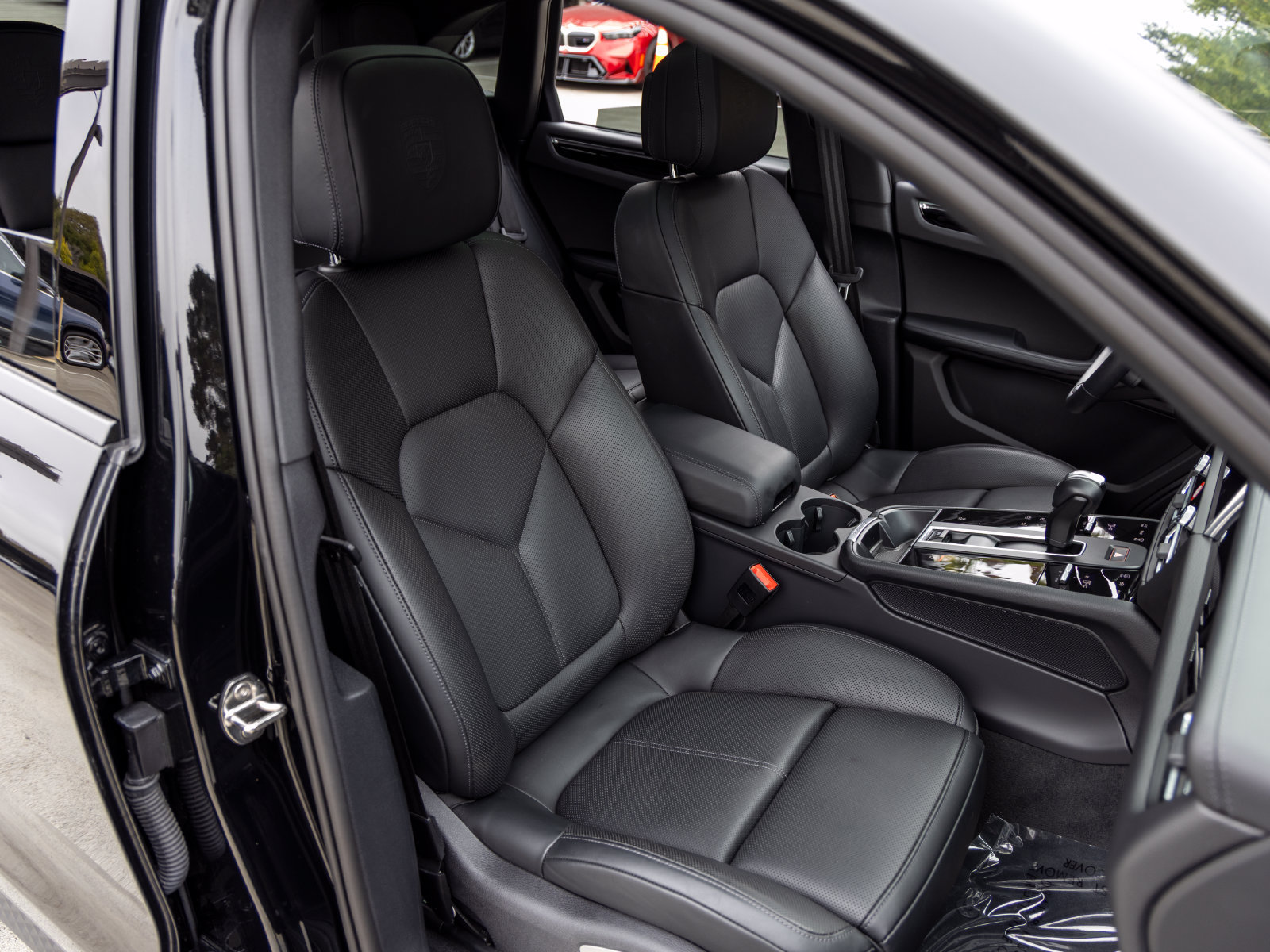 Used 2026 Porsche Macan AWD/4WD image 60