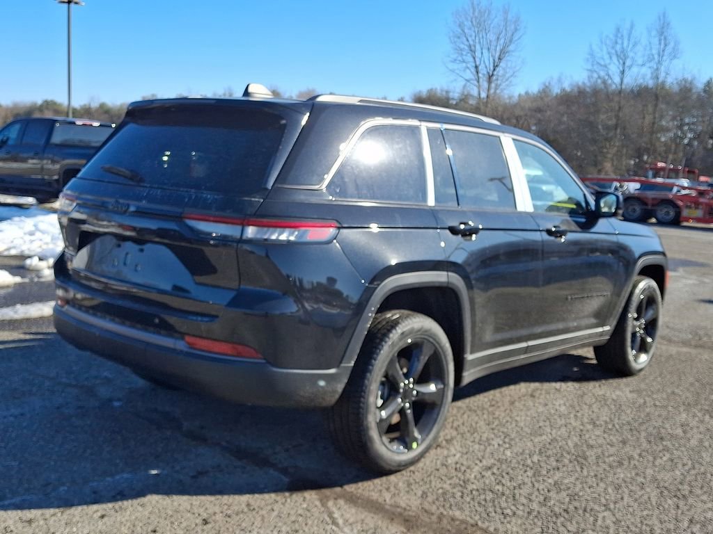 New 2026 Jeep Grand Cherokee Limited w/ Limited Altitude Package AWD/4WD image 8