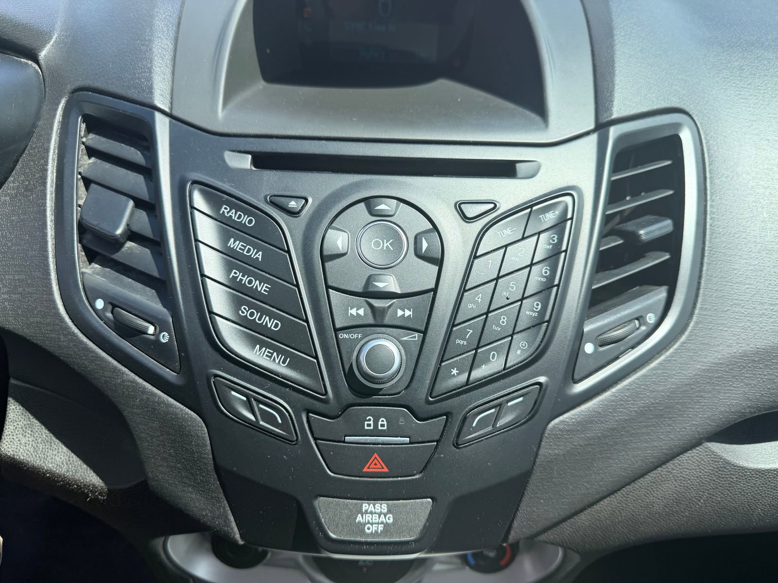 Used 2016 Ford Fiesta SE w/ SE Black Package FWD image 12