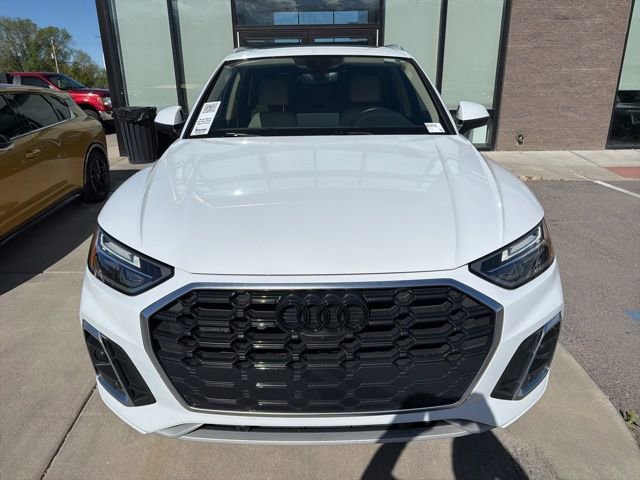 Used 2022 Audi Q5 2.0T Premium Plus w/ Premium Plus Package AWD/4WD image 7
