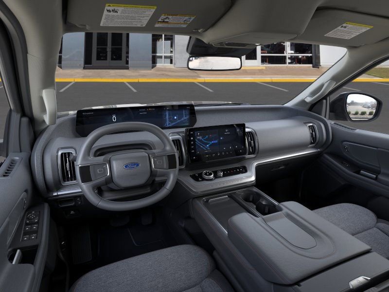 New 2025 Ford Expedition Active image 9