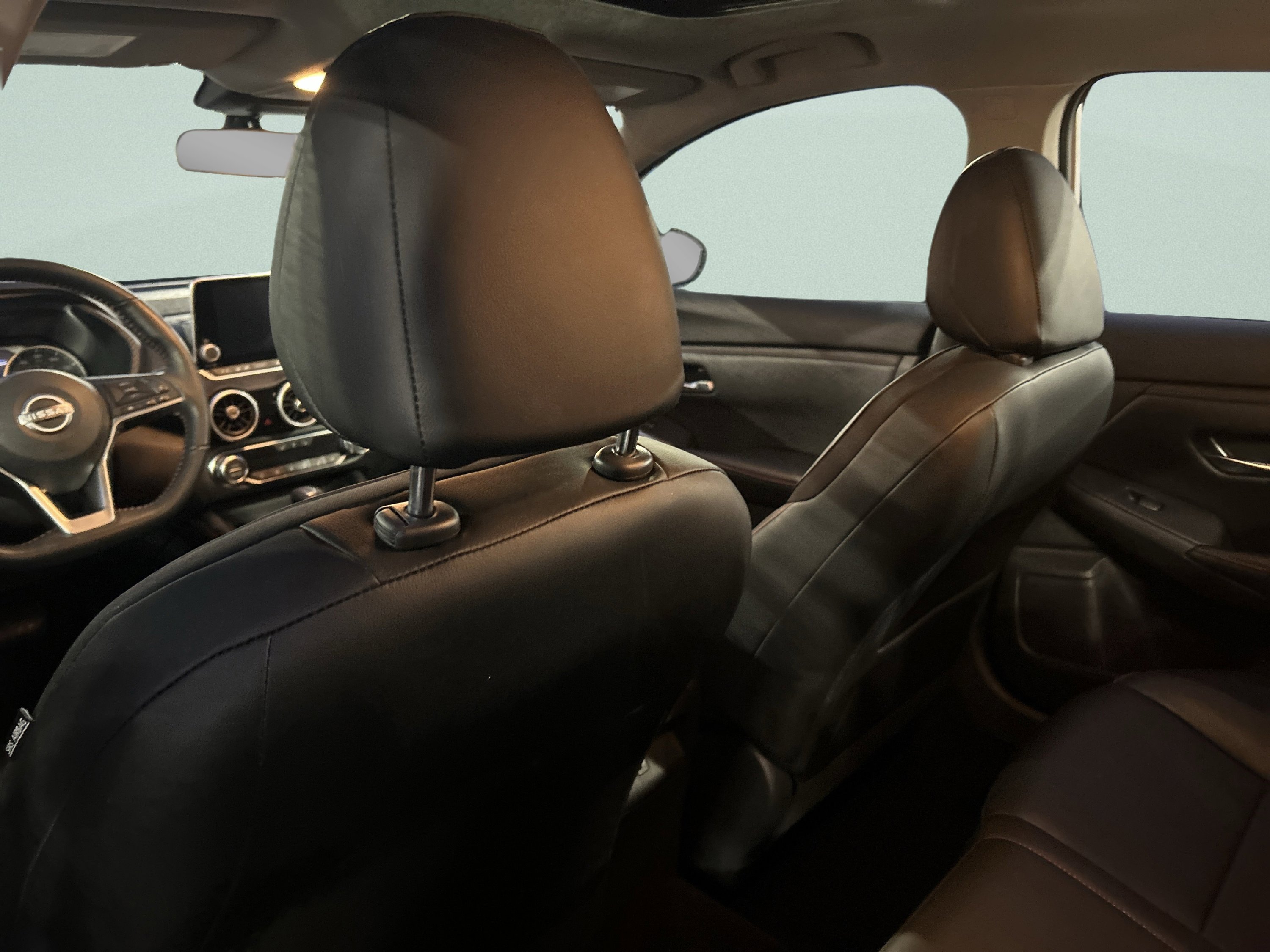Used 2025 Nissan Sentra SR w/ SR Premium Package image 27