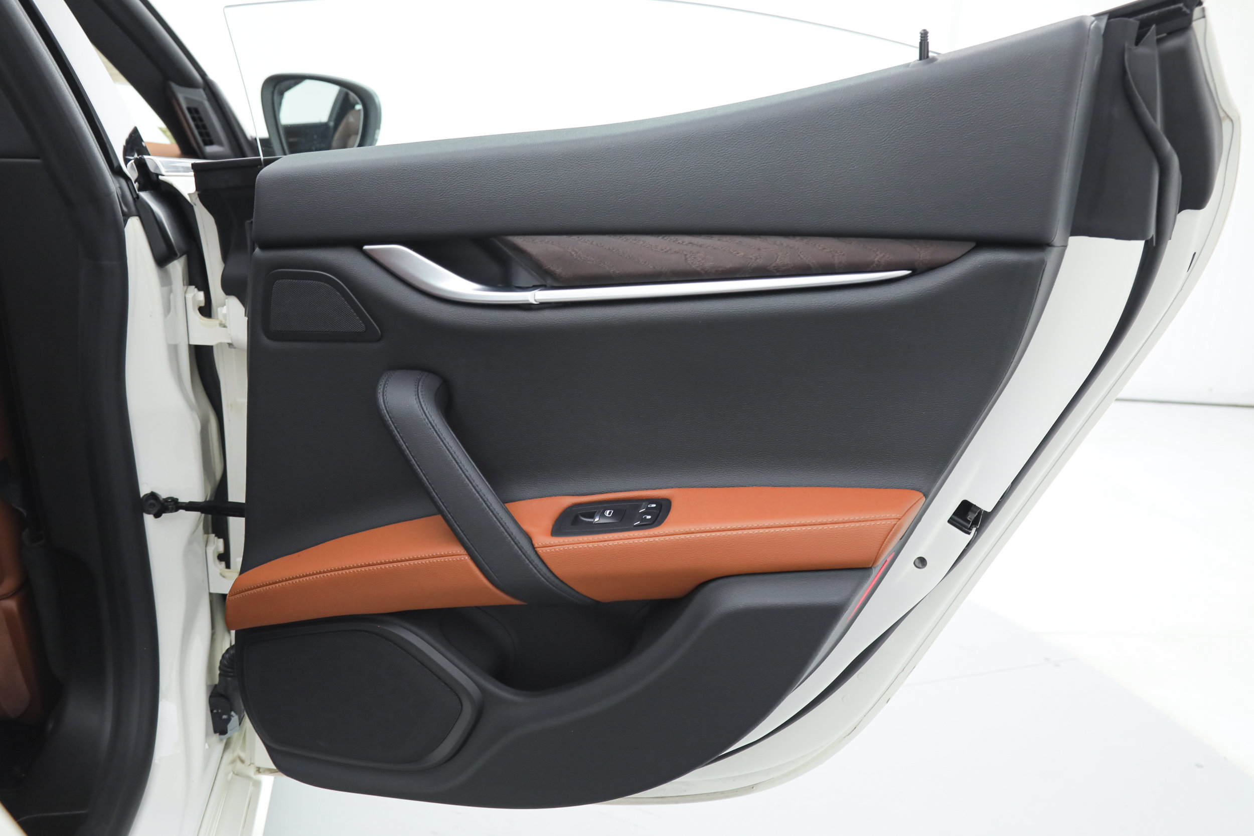 Certified 2023 Maserati Ghibli Modena RWD image 12