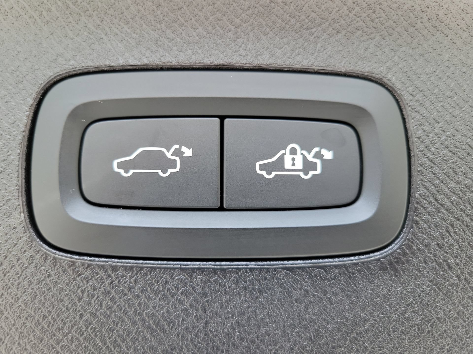 Used 2024 Volvo XC90 B6 Plus AWD/4WD image 15