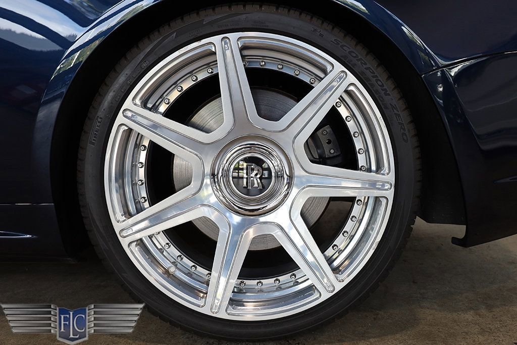 Used 2017 Rolls-Royce Dawn image 42
