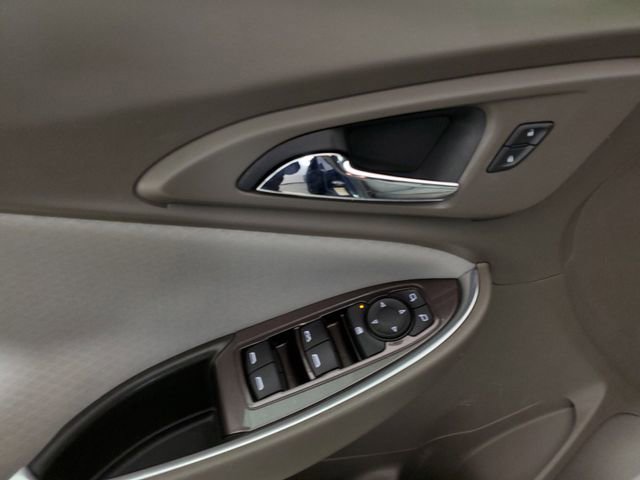 Used 2021 Chevrolet Malibu LT image 19