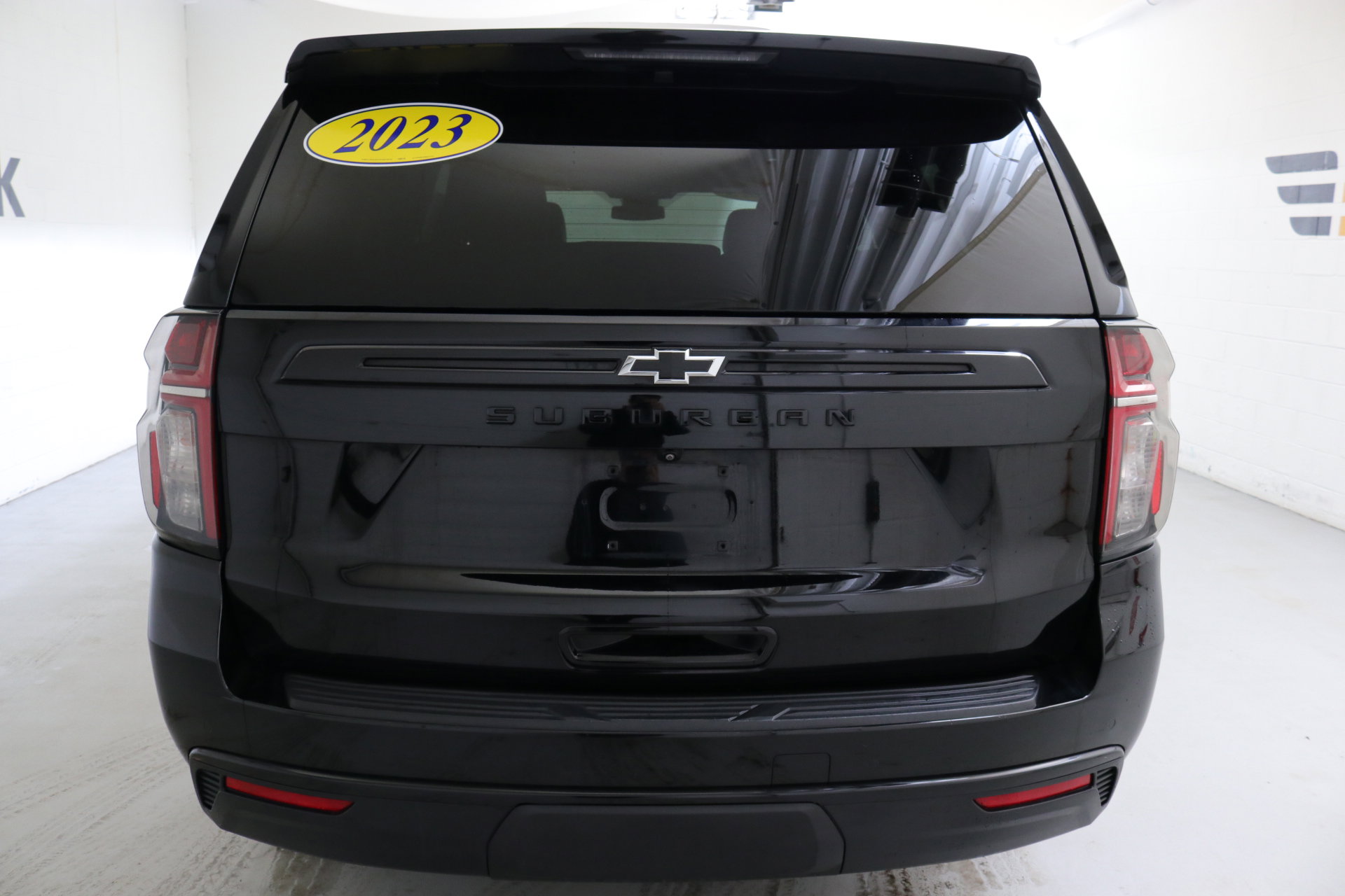 Used 2023 Chevrolet Suburban Z71 w/ Luxury Package image 8