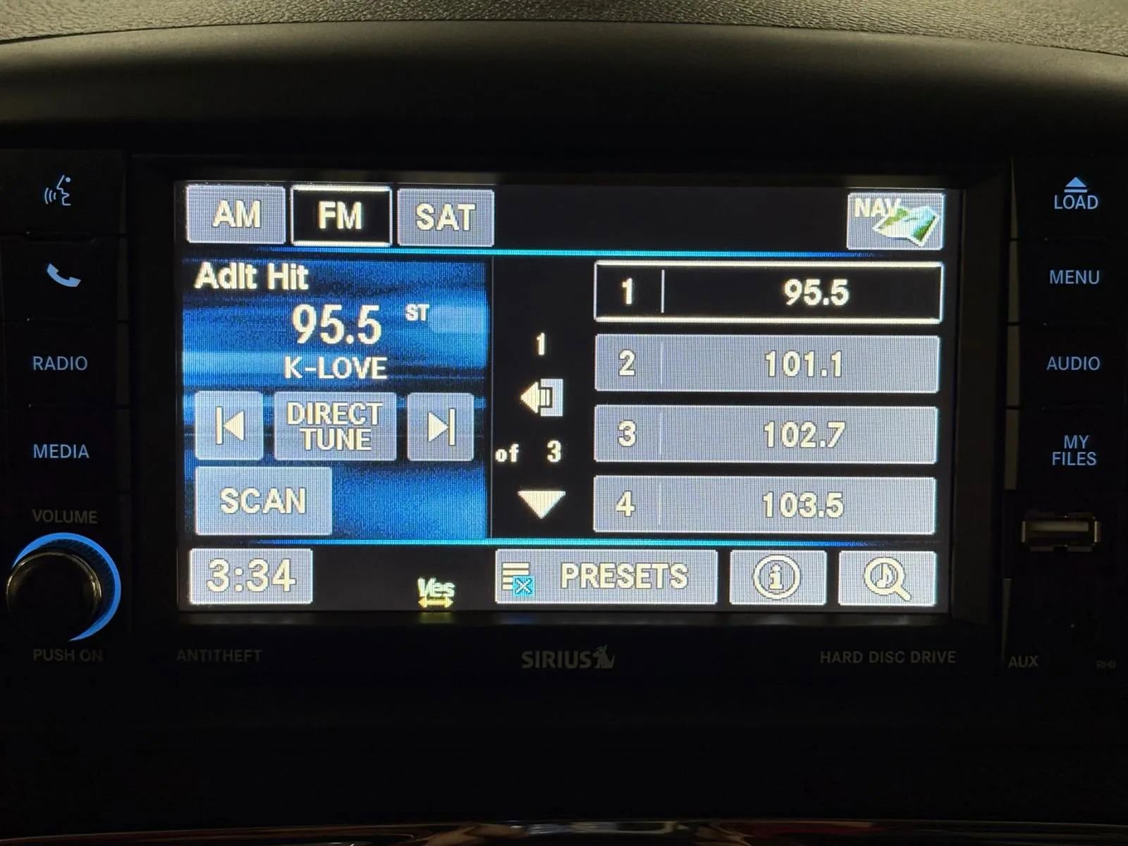 Used 2015 Chrysler Town & Country Touring-L w/ Driver Convenience Group image 14