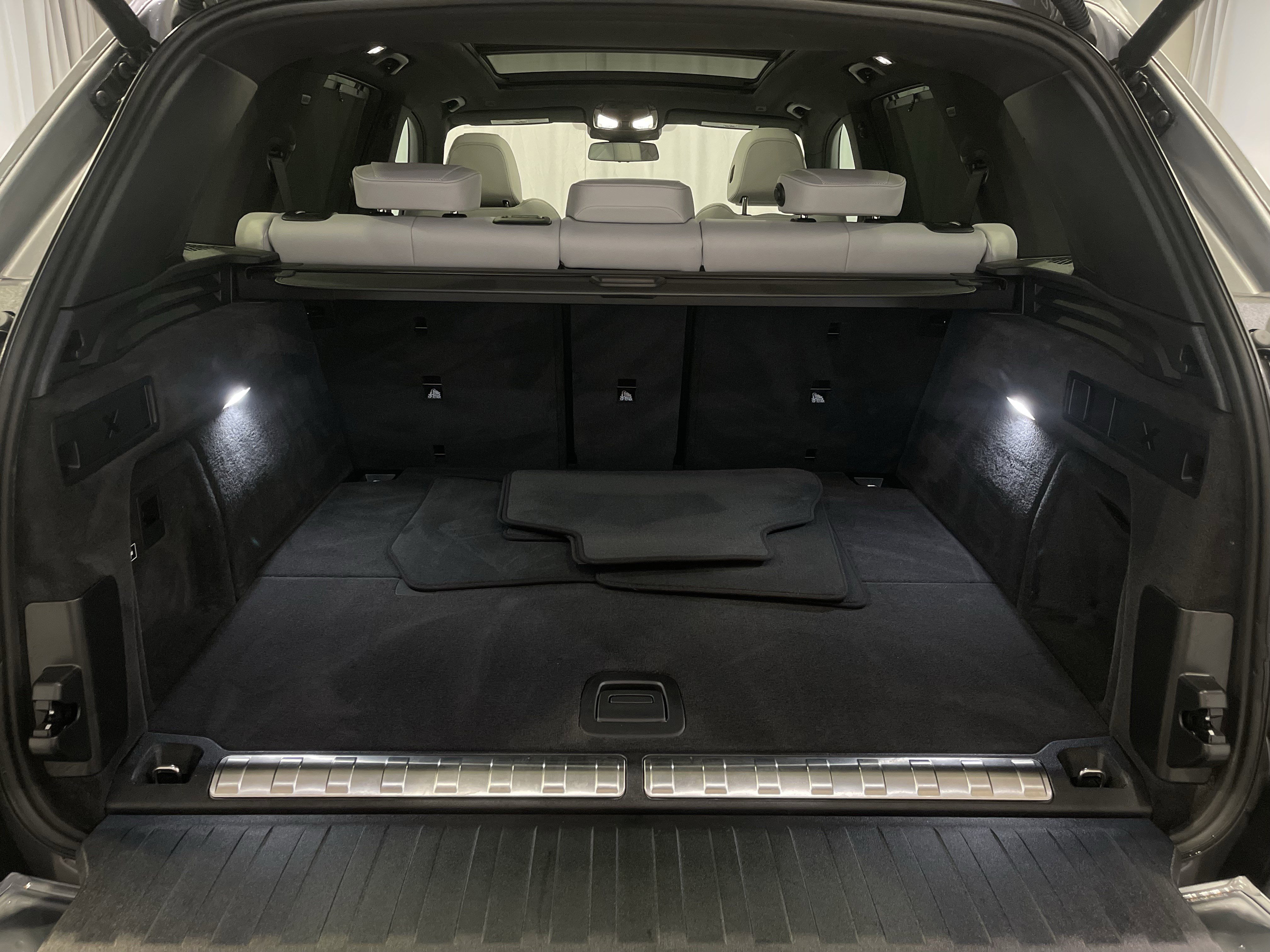 Used 2025 BMW X5 xDrive50e w/ Premium Package image 27