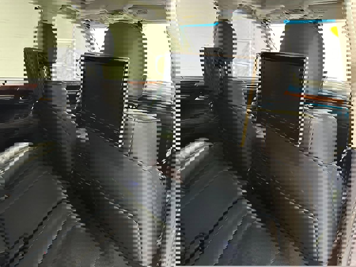 Used 2016 Lexus LX 570 4WD w/ Luxury Package image 14