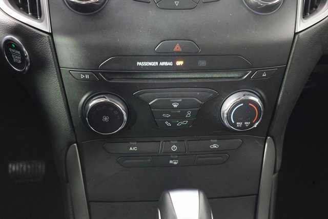 Used 2018 Ford Edge SE image 18